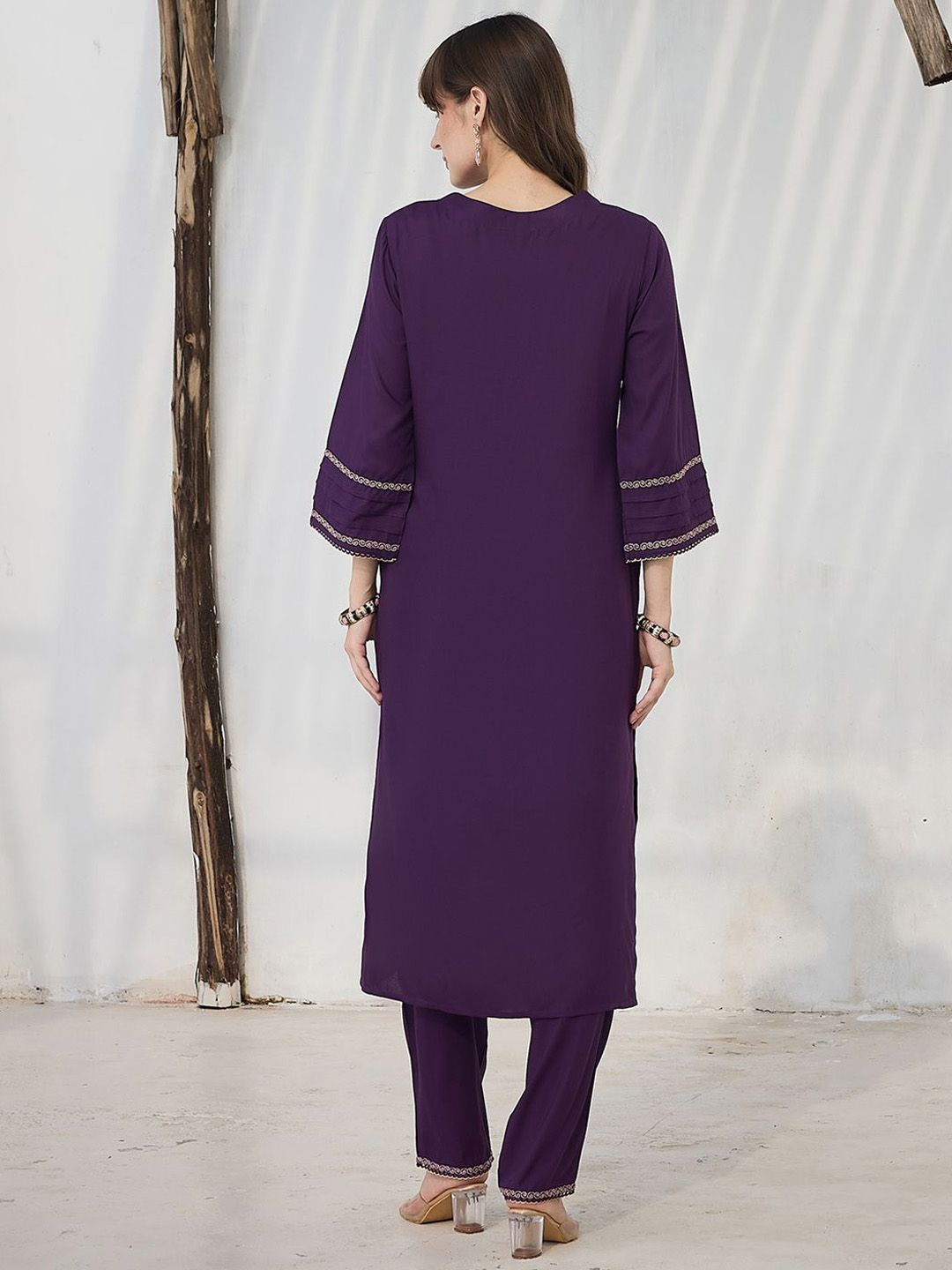 Floral Embroidered Square Neck Thread Work Straight Kurta & Trousers