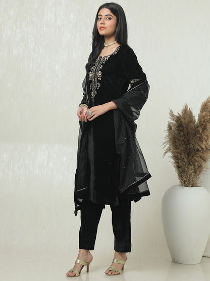 Dhiyona SO Women's Floral Yoke Design Notch Neck Thread Work Velvet Kurta With Trousers & Dupatta