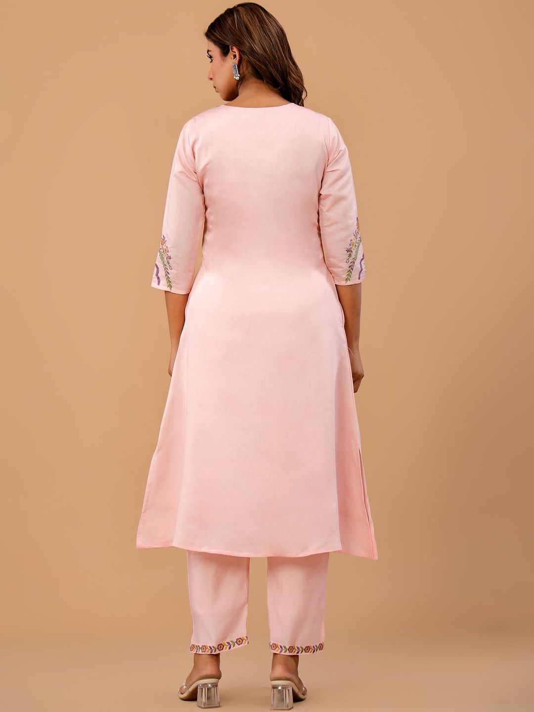 Women Floral Embroidered Regular Thread Work Kurta with Trousers