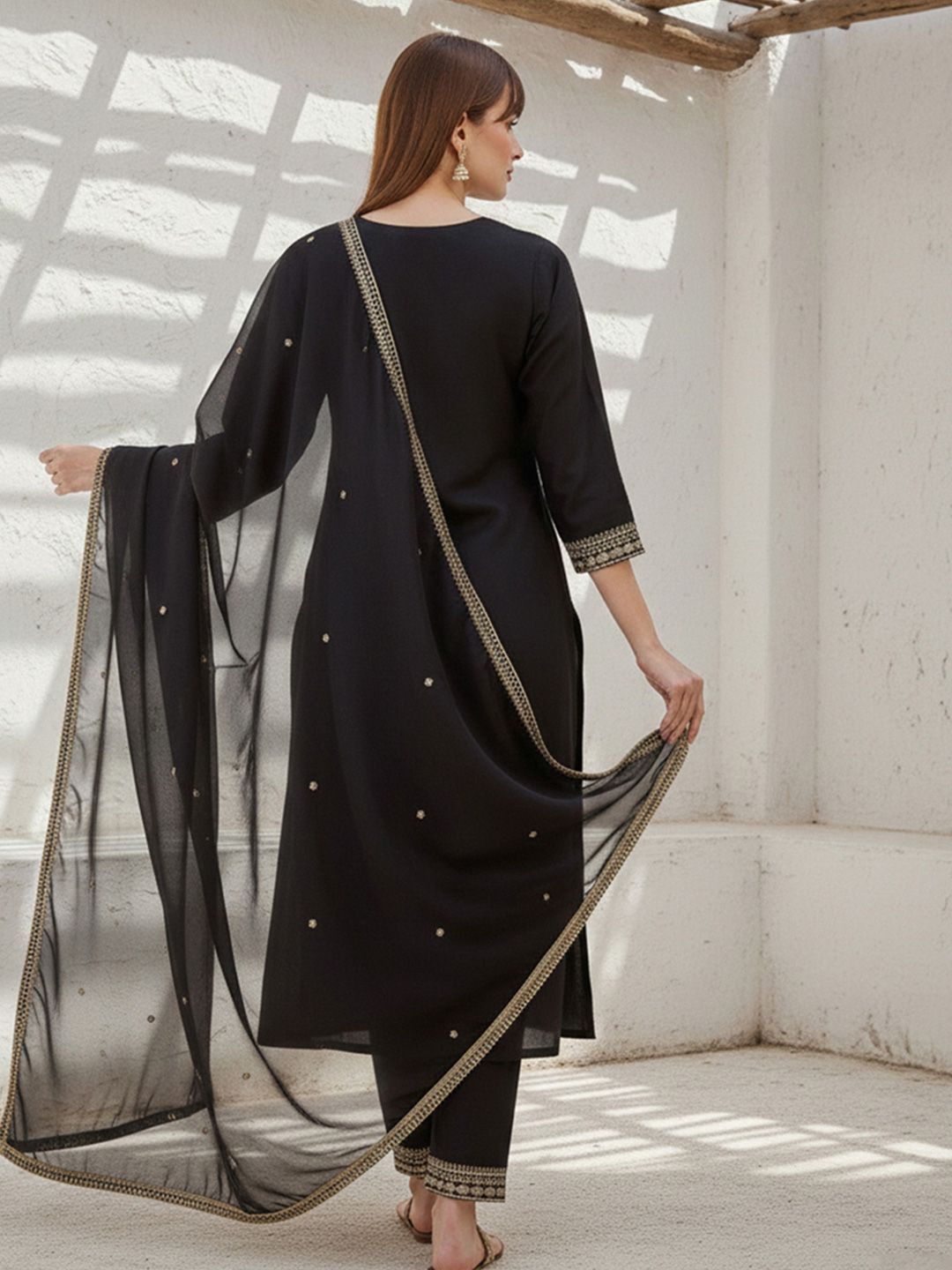 Dhiyona CH Women Ethnic Motifs Embroidered Regular Kurta with Trousers & With Dupatta