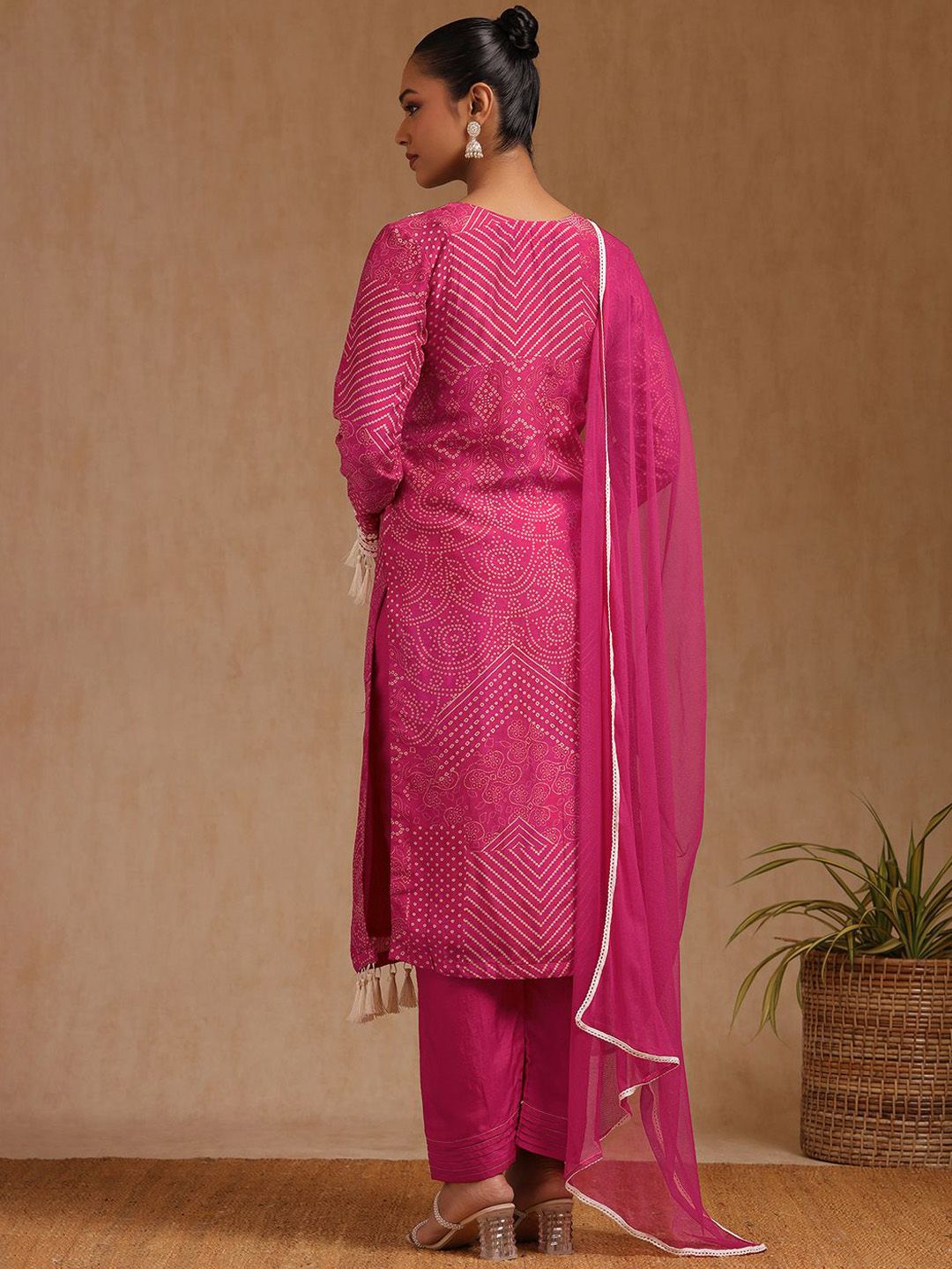 Dhiyona SO Women's Women Bandhani Printed Regular Thread Work Kurta with Trousers & With Dupatta