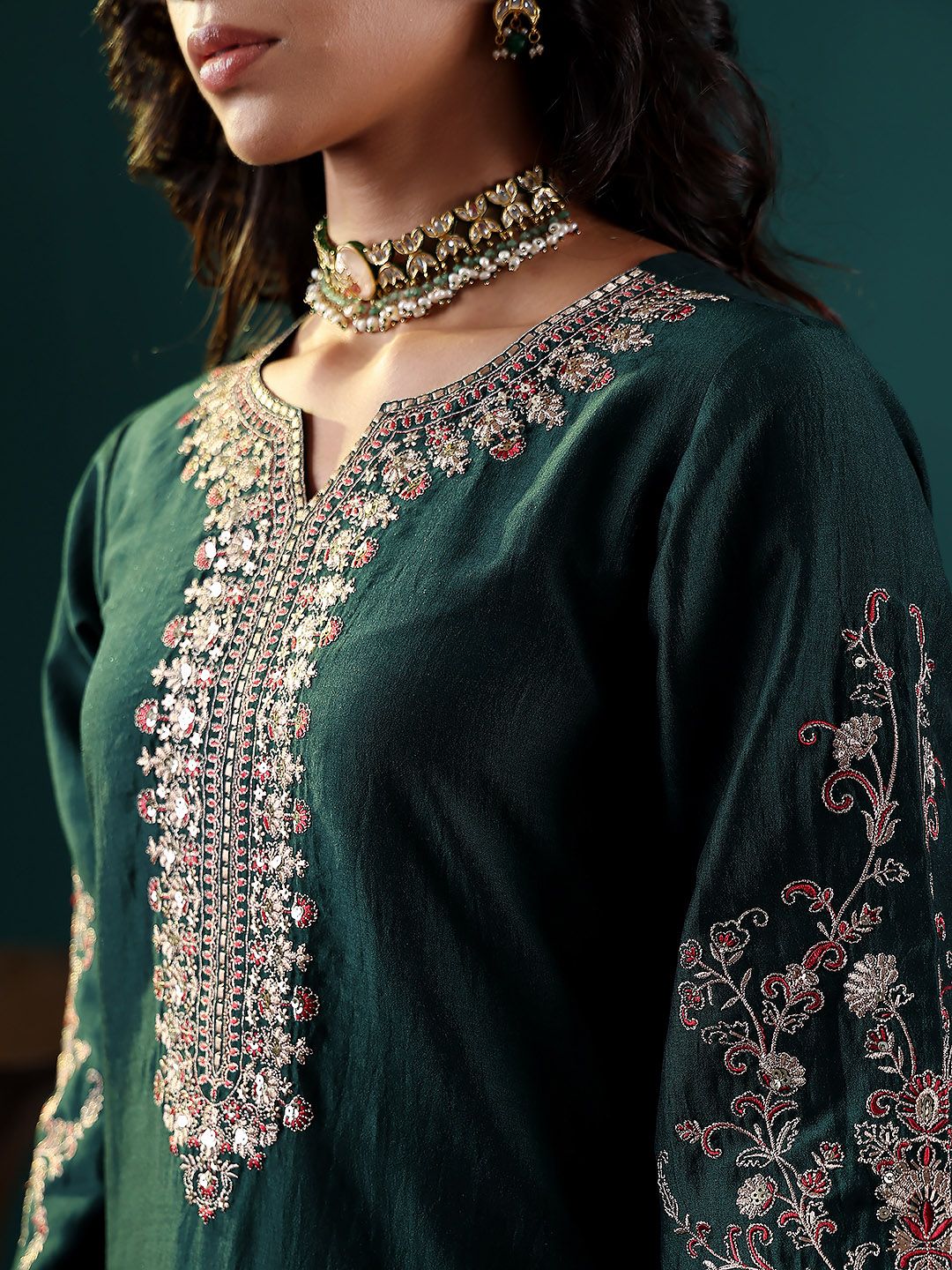 Dhiyona VA Women'sGreen Floral Embroidered Regular Sequinned Kurta With Trouser With Dupatta