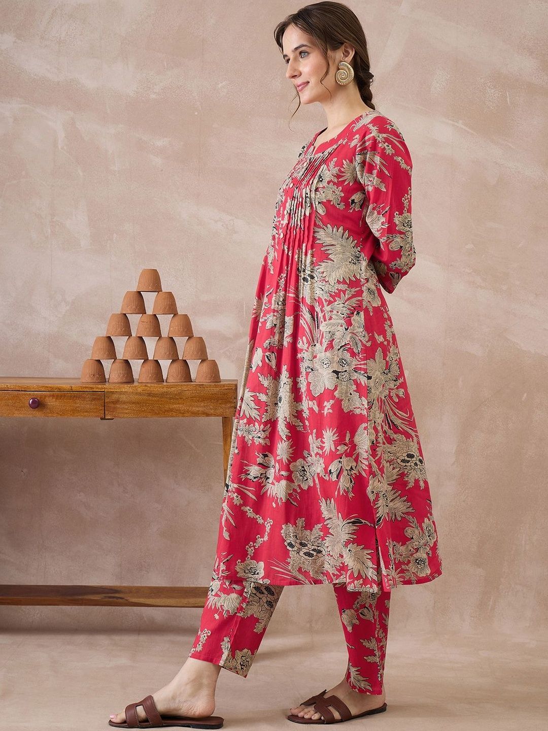 Dhiyona IE Women Floral Printed Regular Pure Cotton Kurta with Trousers