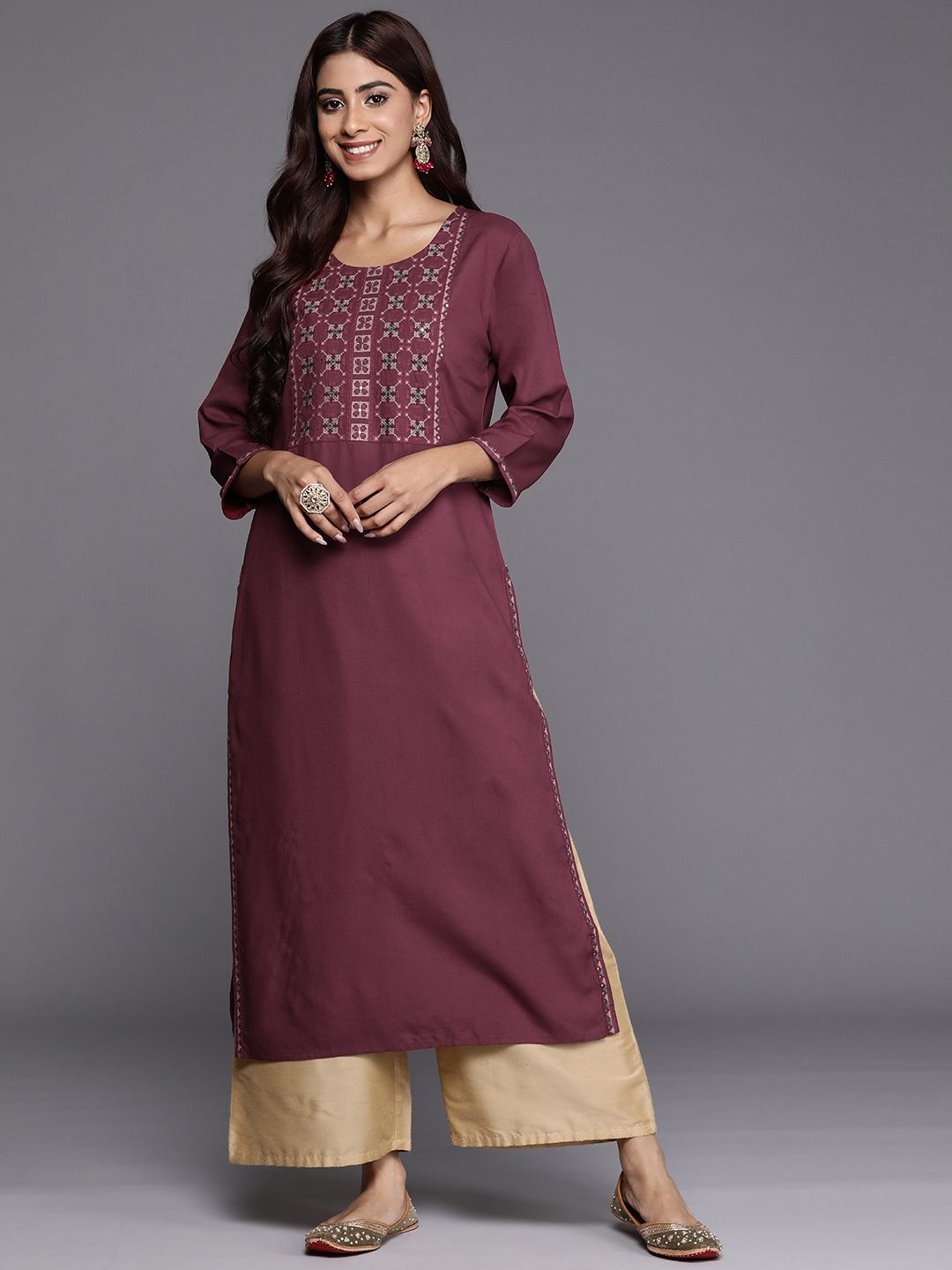 Dhiyona IE Pack of 2 Yoke Embroidered Thread Work Kurta