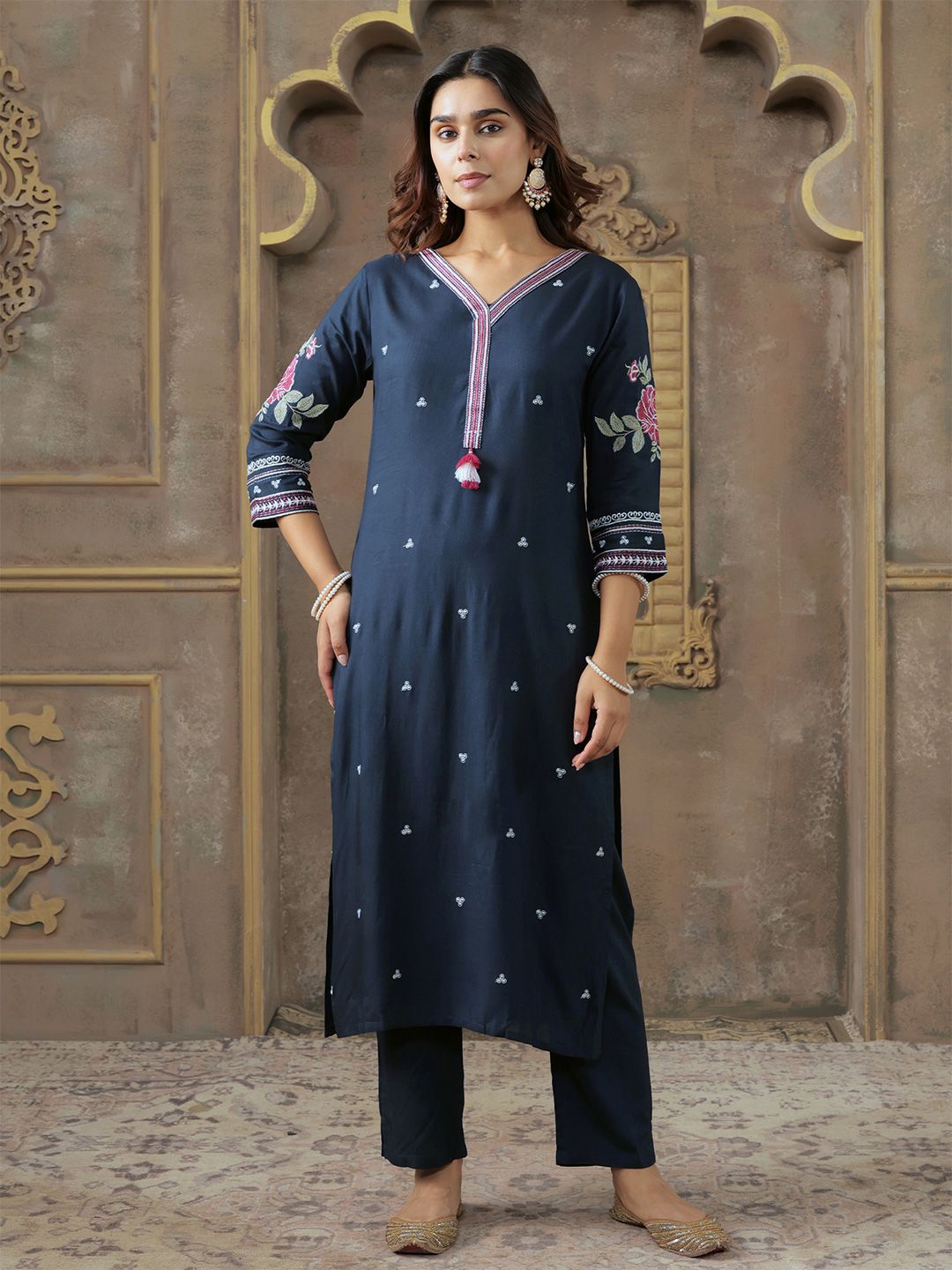 Dhiyona IE Embroidered V-Neck Tunic & Trousers Co-Ords