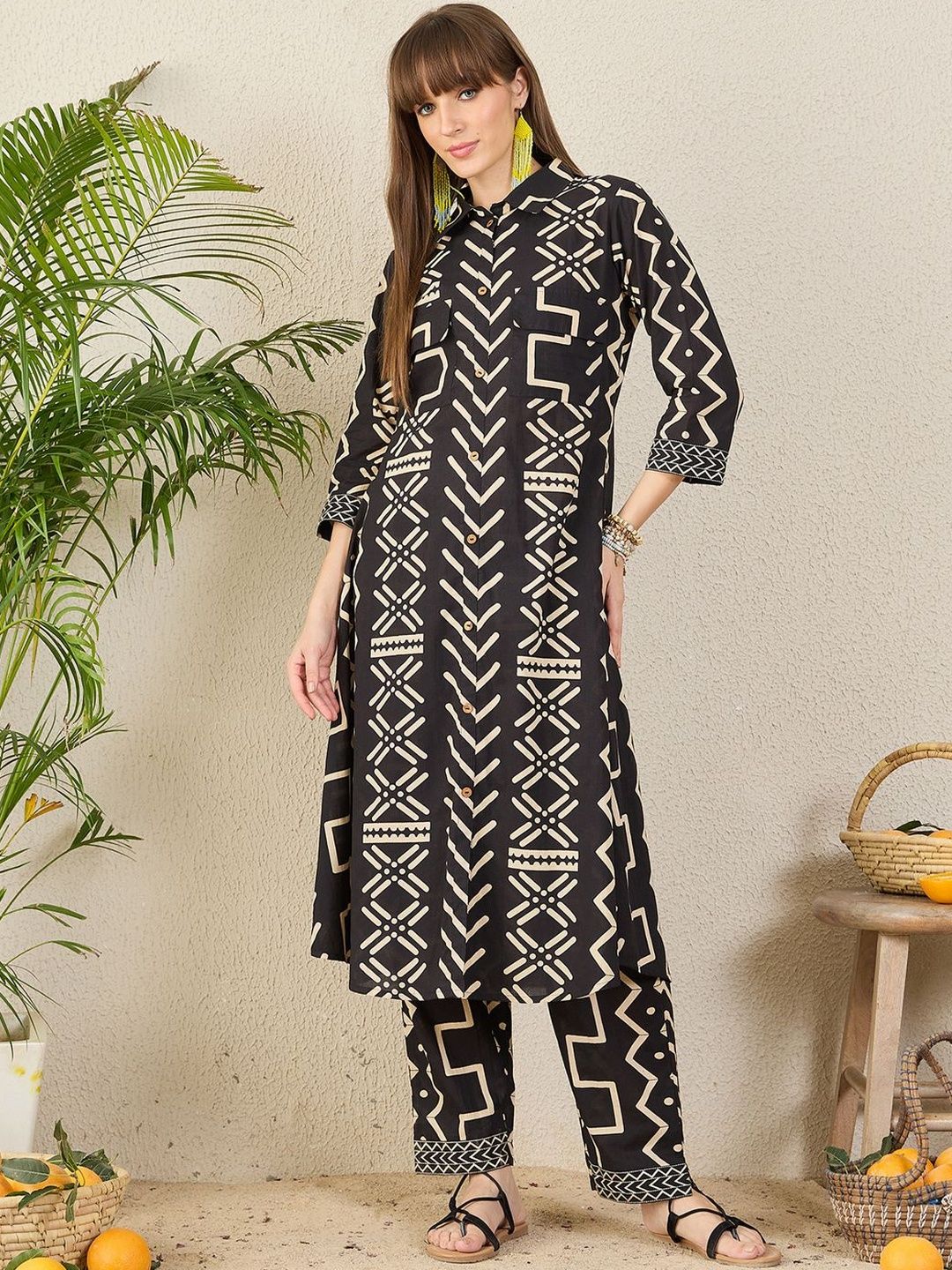 Women Geometric Printed Cotton A-Line Kurta with Trousers