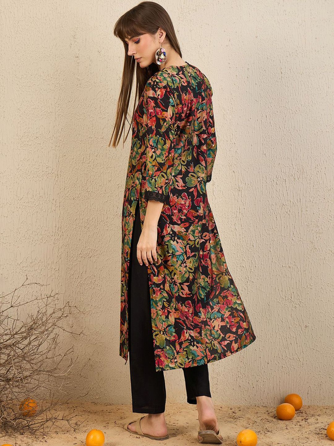 Floral Printed V-Neck Straight Kurta with Trousers