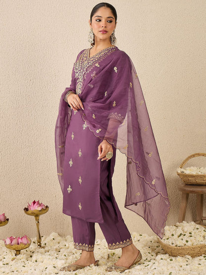 Dhiyona IE Women's Ethnic Motifs Embroidered Thread Work Straight Kurta With Trousers & Dupatta