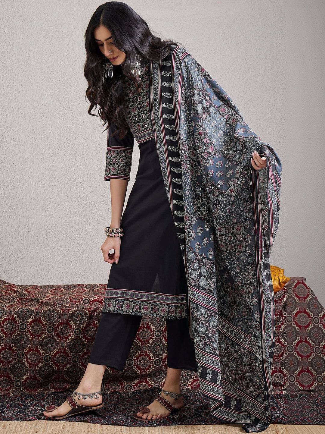 Women Ethnic Motifs Embroidered Regular Thread Work Pure Cotton Kurta with Trousers & With Dupatta