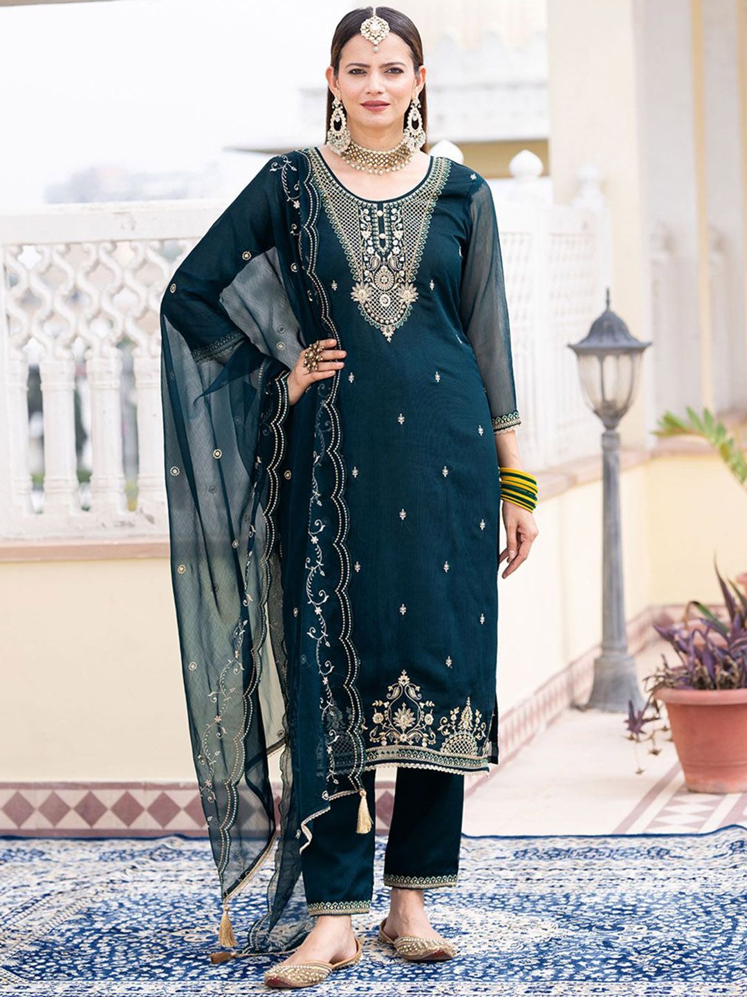 Dhiyona CH Embroidered Round Neck Thread Work Straight Kurta With Trousers & Dupatta