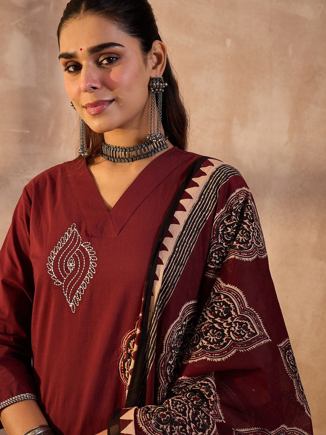 Ethnic Motifs Embroidered Thread Work Pure Cotton Kurta With Trousers & Dupatta