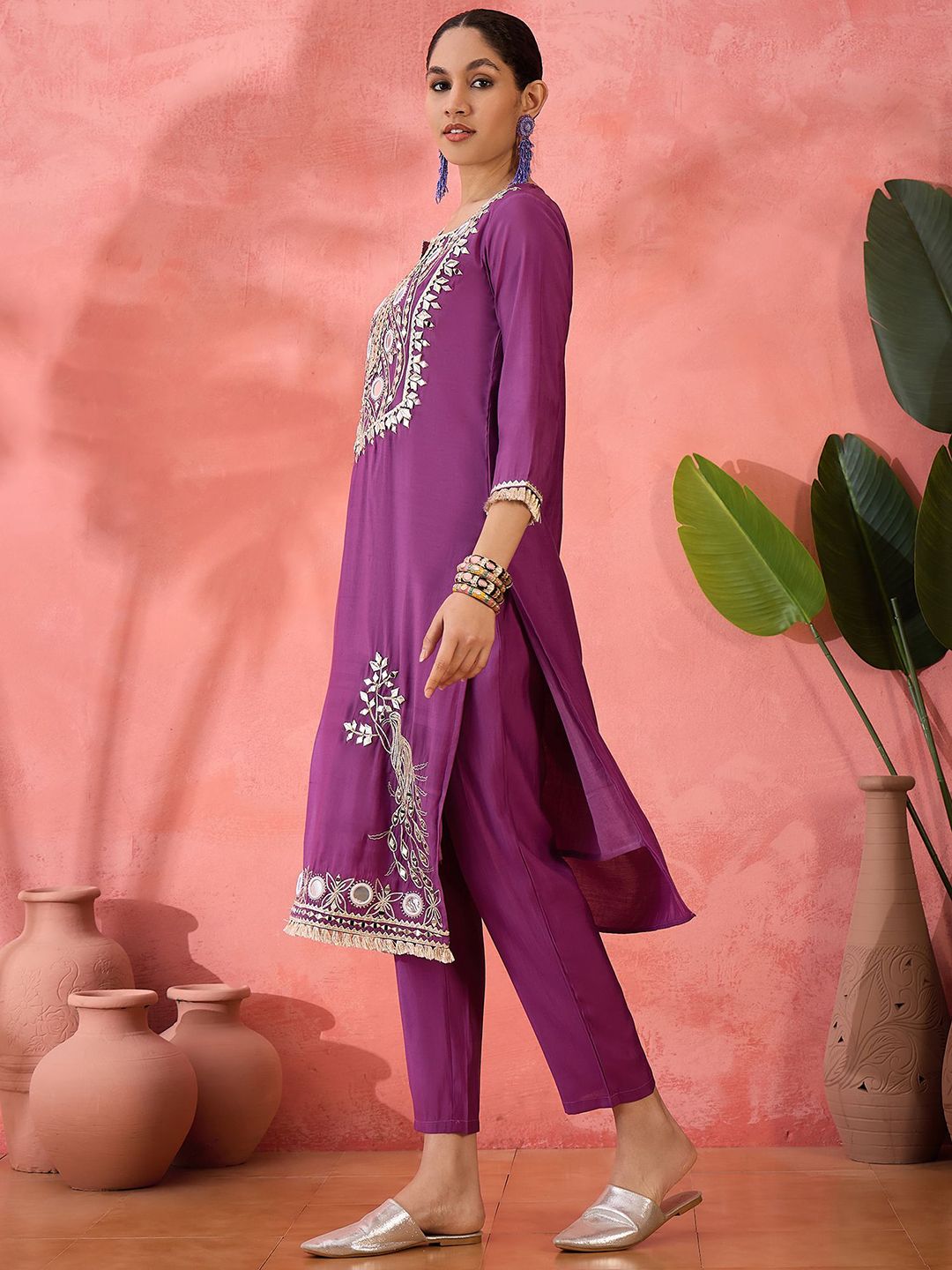 Dhiyona SN Women's Embroidered Straight Kurta & Trousers With Bag