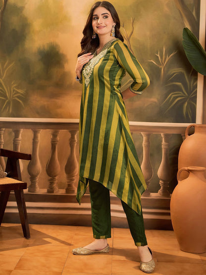 Dhiyona SN Women's Striped Printed Kurta with Trousers