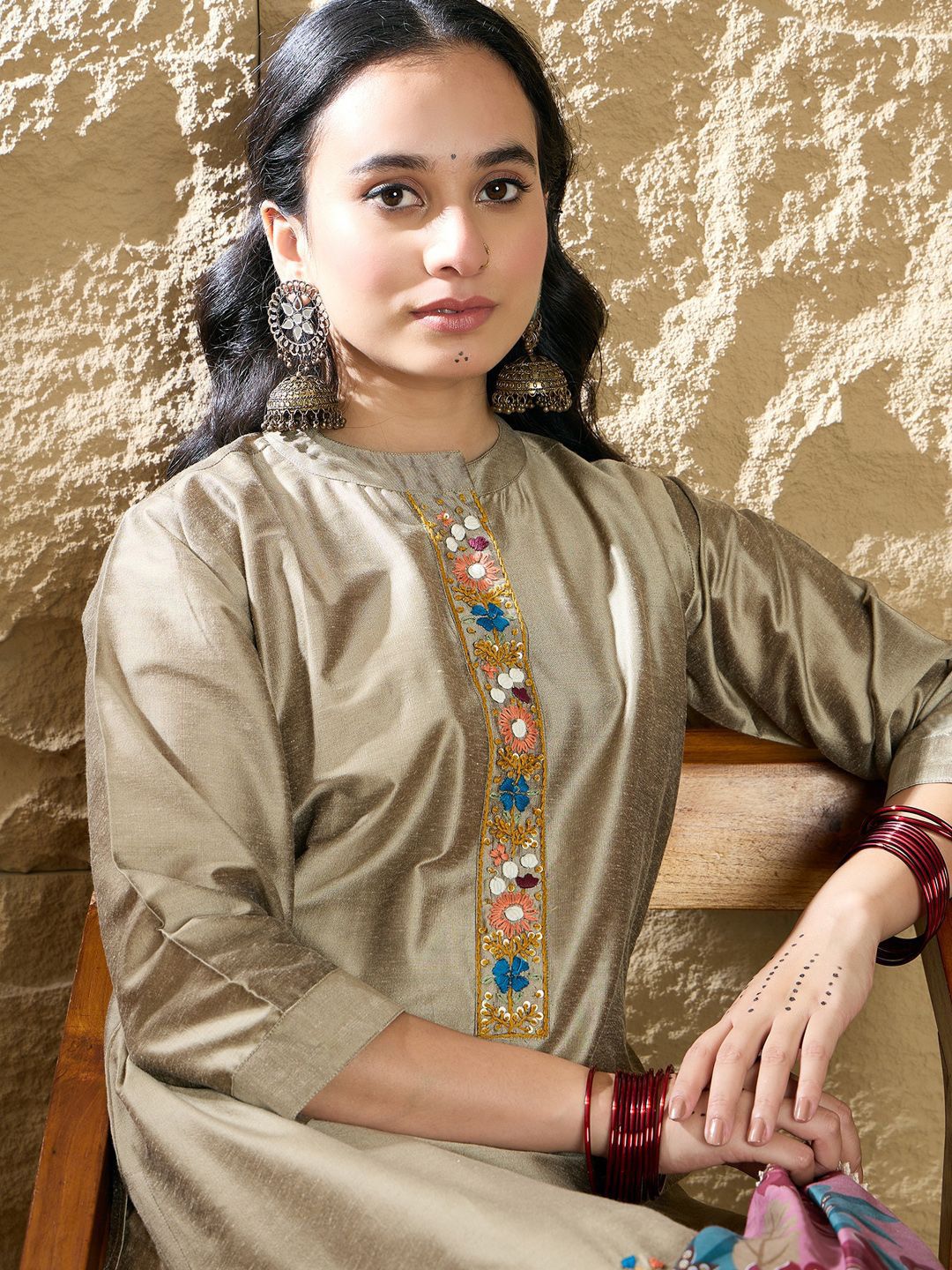 Dhiyona IE Women Floral Embroidered Regular Thread Work Kurta with Trousers & Dupatta