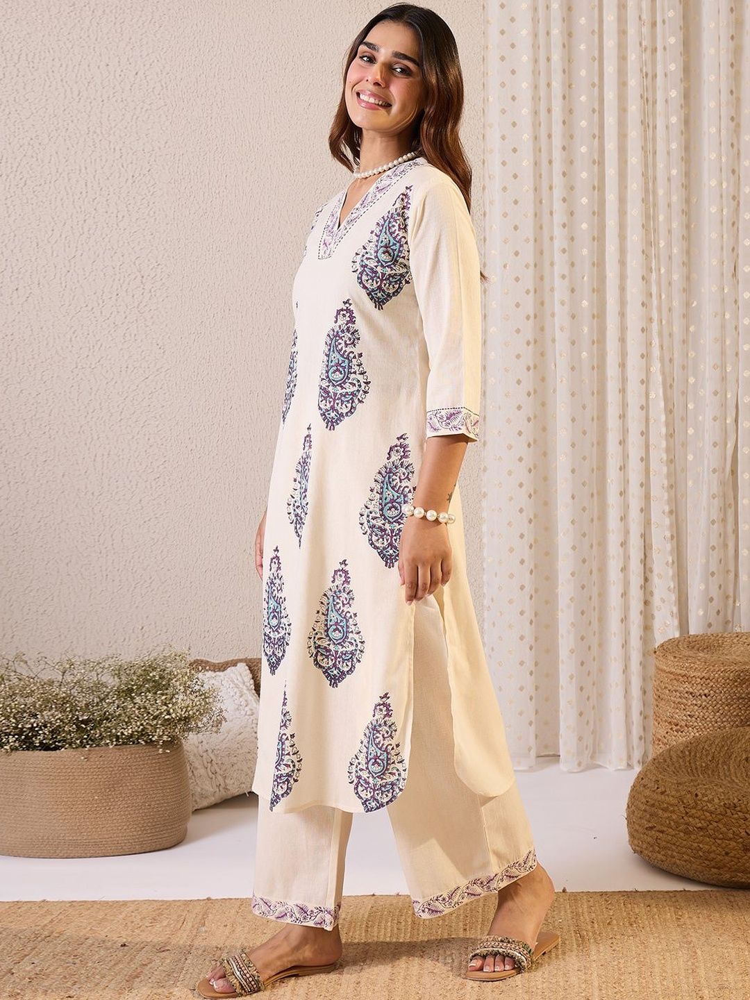 Women Paisley Printed Cotton Kurta with Palazzos