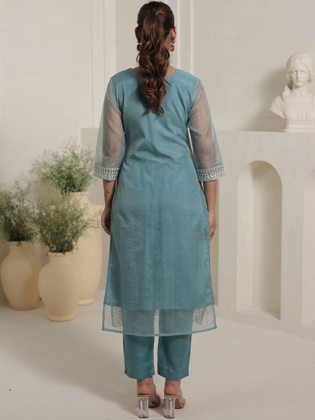 Floral Embroidered Thread Work Straight Kurta With Trousers & Dupatta