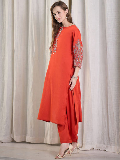 Women Ethnic Motifs Embroidered Cotton Kurta with Trousers