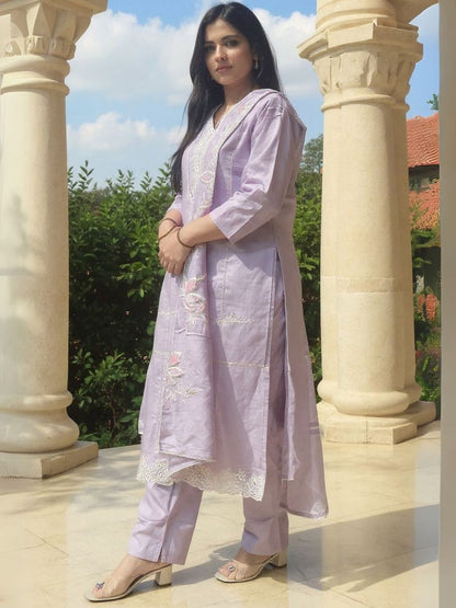 Floral Embroidered Thread Work Pure Cotton Kurta With Trousers & Dupatta