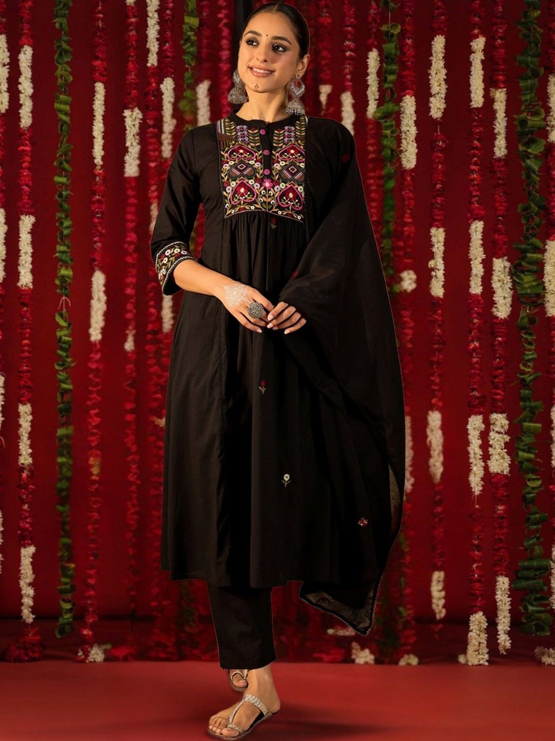 Women Ethnic Motifs Embroidered Empire Thread Work Pure Cotton Kurta with Trousers & With Dupatta