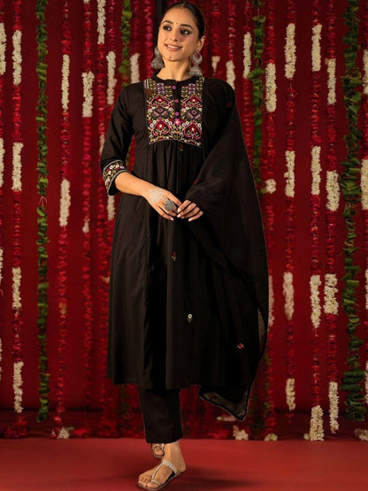 Women Ethnic Motifs Embroidered Empire Thread Work Pure Cotton Kurta with Trousers & With Dupatta