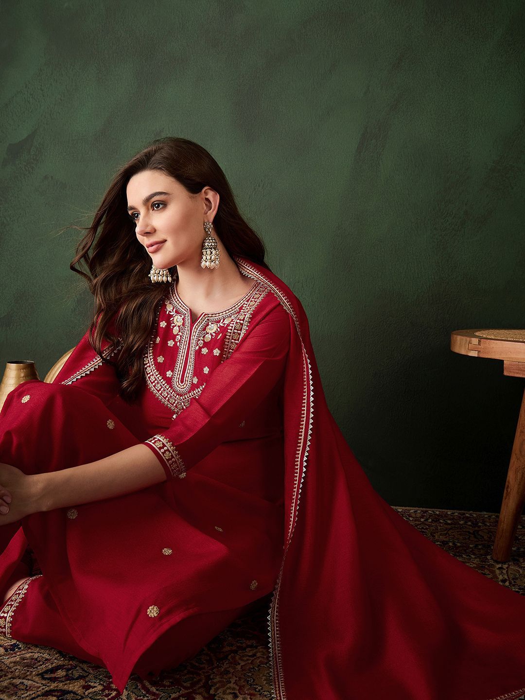 Dhiyona SN Women's Embroidered Straight Kurta With Trousers And Dupatta