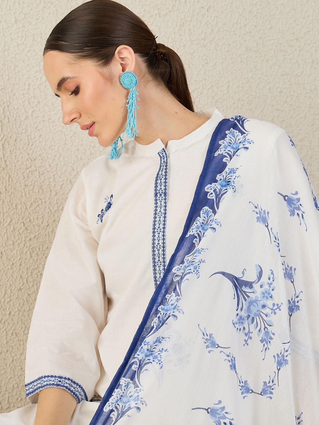 Women Ethnic Motifs Embroidered Thread Work Pure Cotton Kurta with Trousers