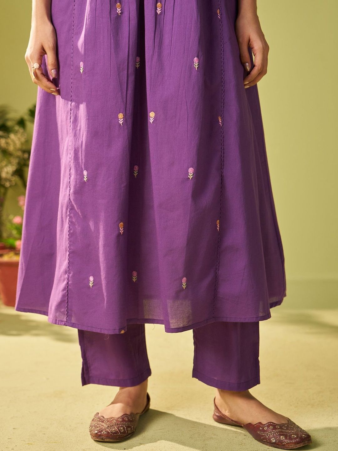 Floral Embroidered Thread Work Pure Cotton A-Line Kurta & Trousers With Dupatta