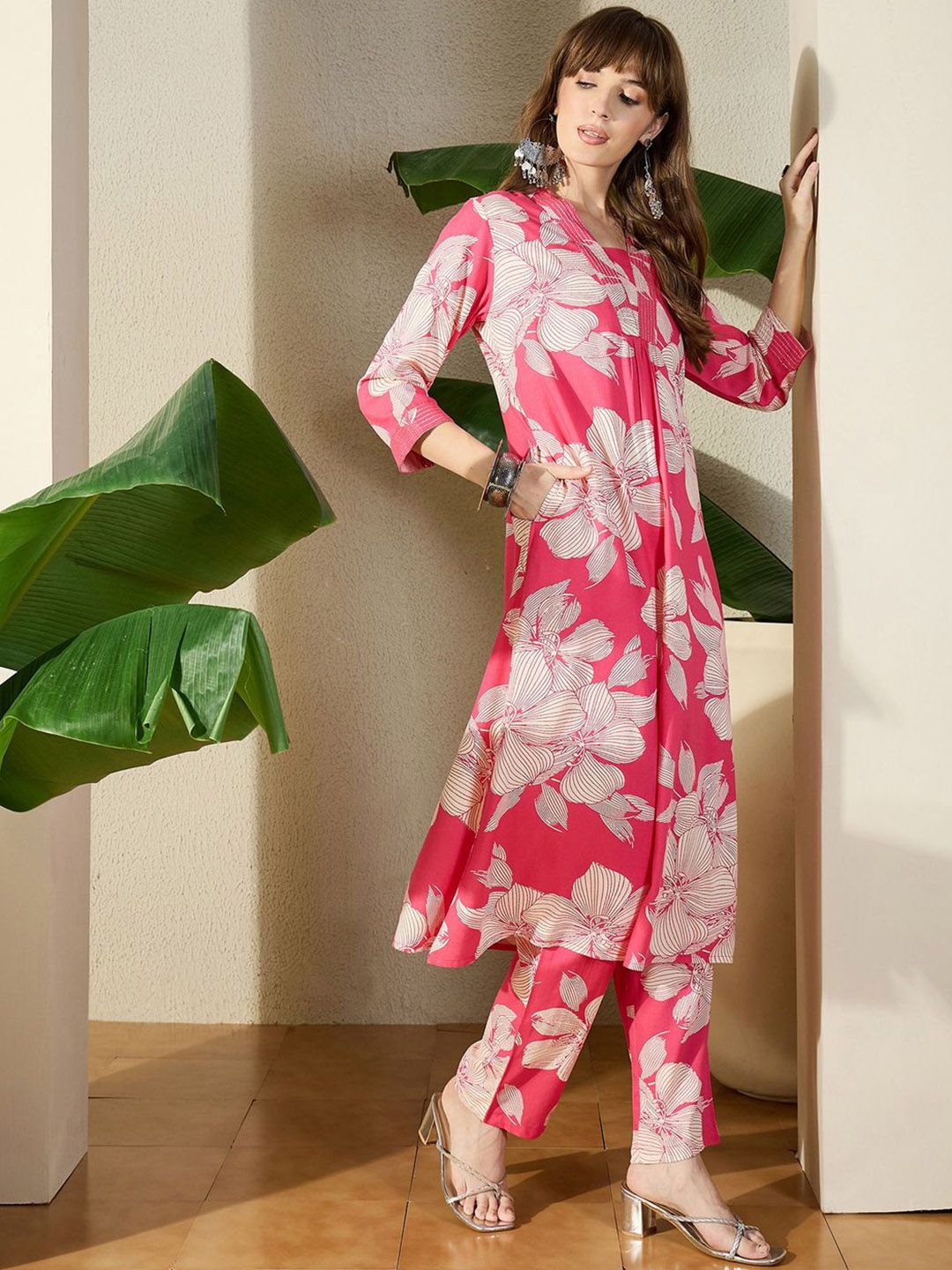 Dhiyona IE Printed V-Neck Top With Trousers