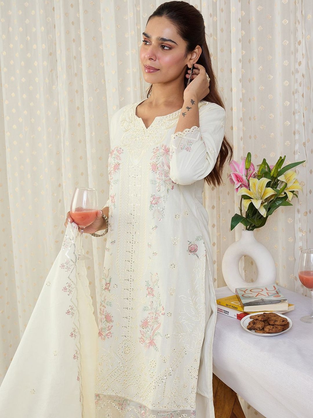Floral Embroidered Thread Work Pure Cotton Kurta With Trousers & Dupatta