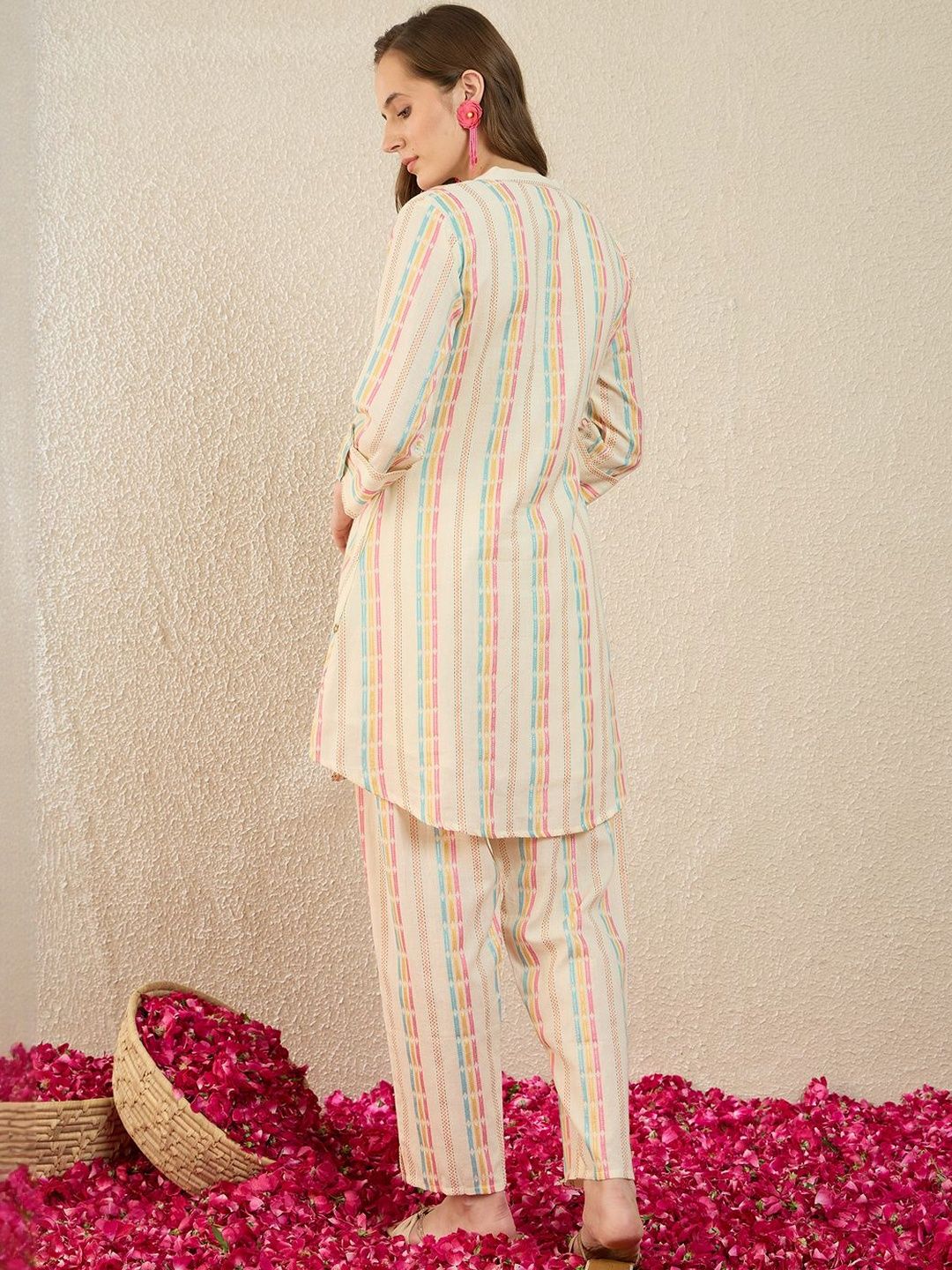 Dhiyona IE Printed Mandarin Collar Three-Quarter Sleeves Top With Trousers