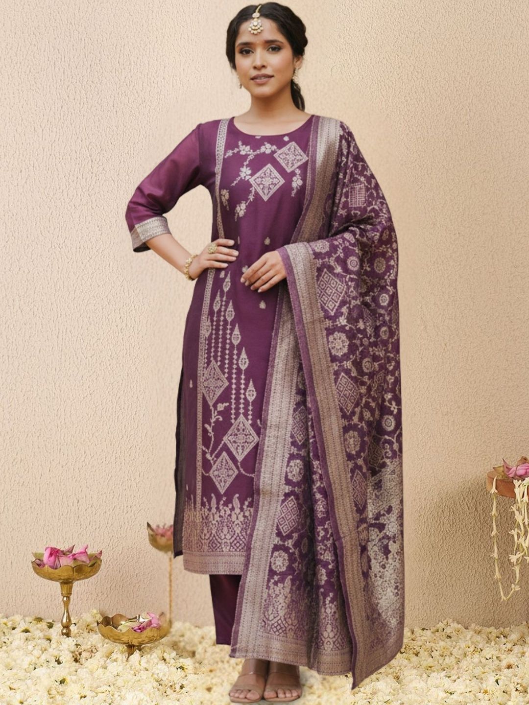 Women Ethnic Motifs Regular Kurta with Pyjamas & With Dupatta