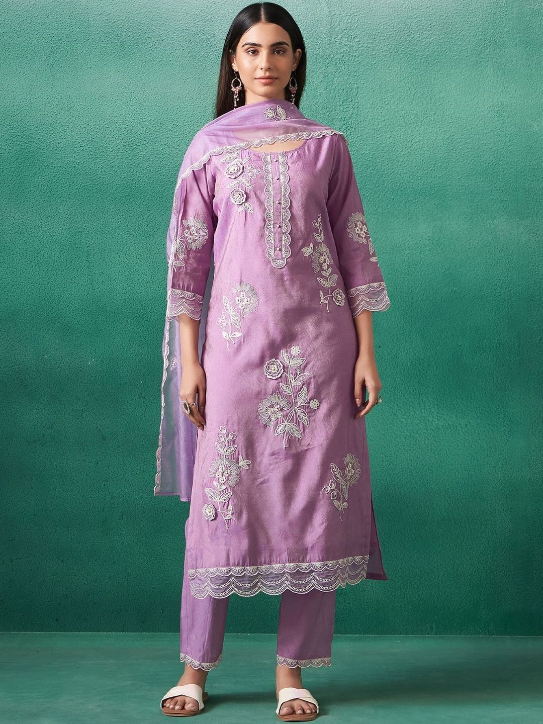 Dhiyona IE Women Floral Embroidered Kurta with Trousers & Dupatta