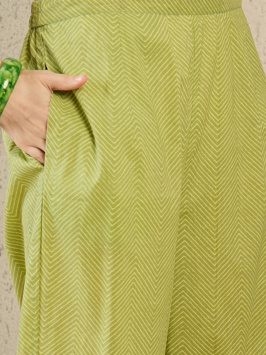 Women Floral Printed Regular Pure Cotton Kurta with Trousers & With Dupatta