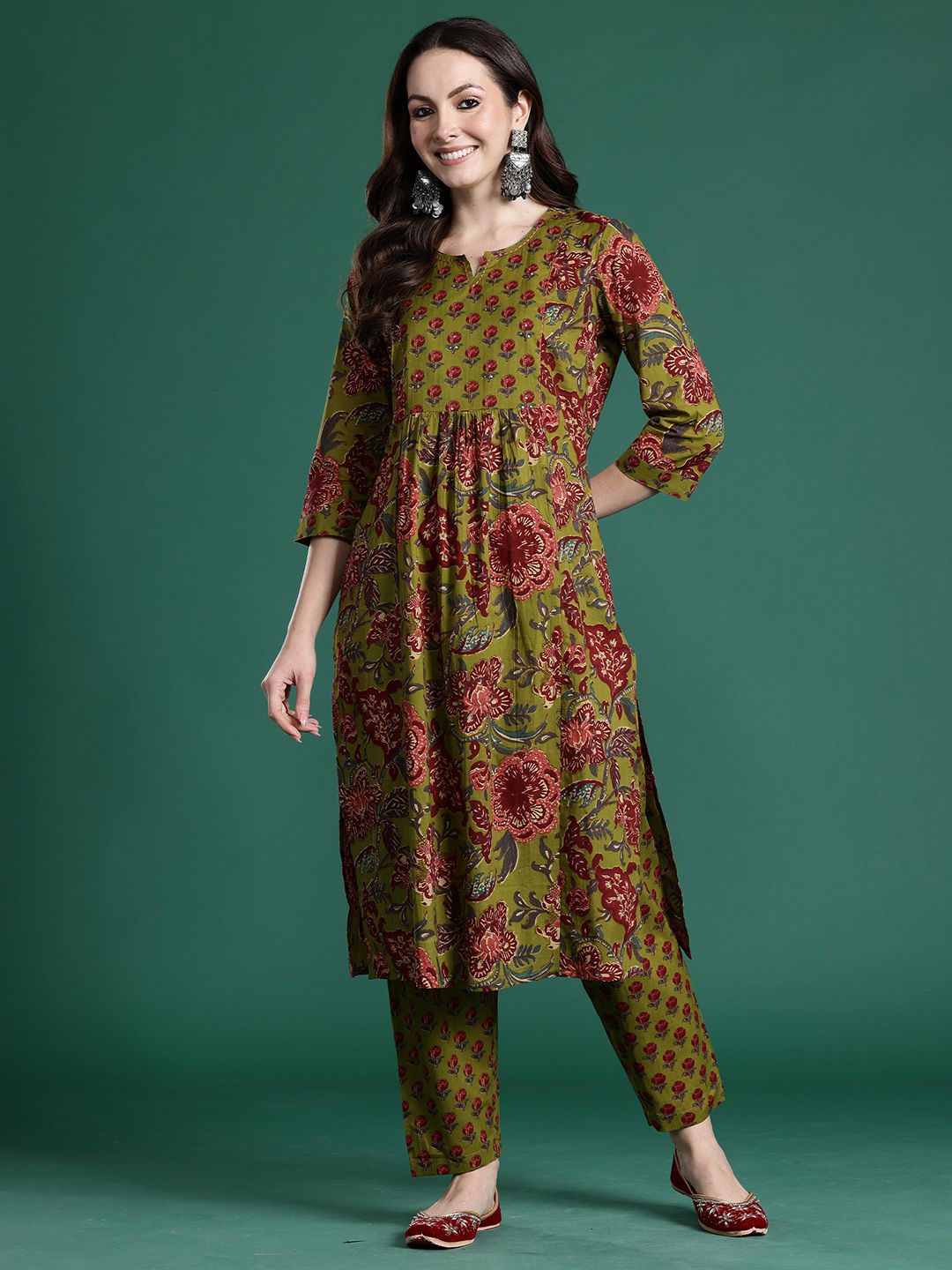 Women Floral Printed Empire Pure Cotton Kurta with Trousers
