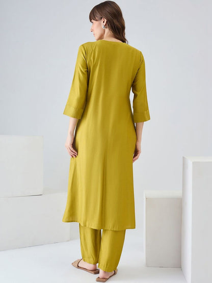 Women Regular Liva Kurta with Trousers
