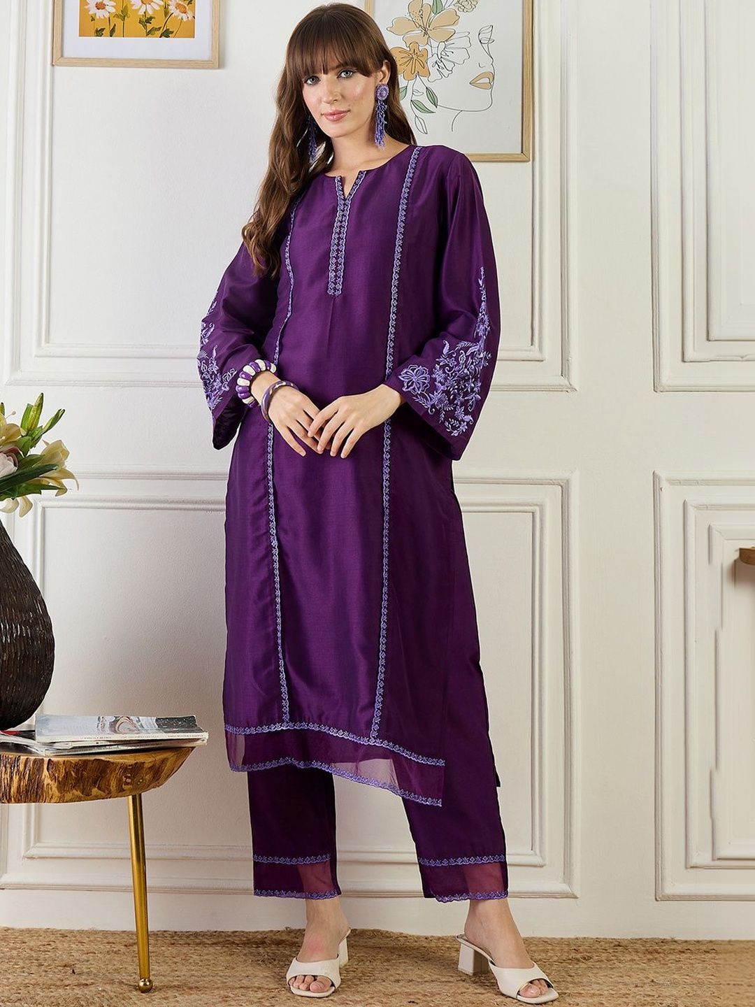 Women Ethnic Motifs Embroidered Regular Thread Work Kurta with Trousers