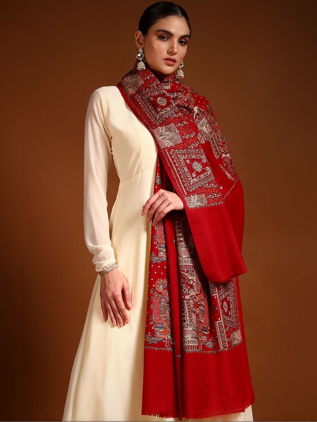 Dhiyona PA Women Paisley Embroidered Shawl