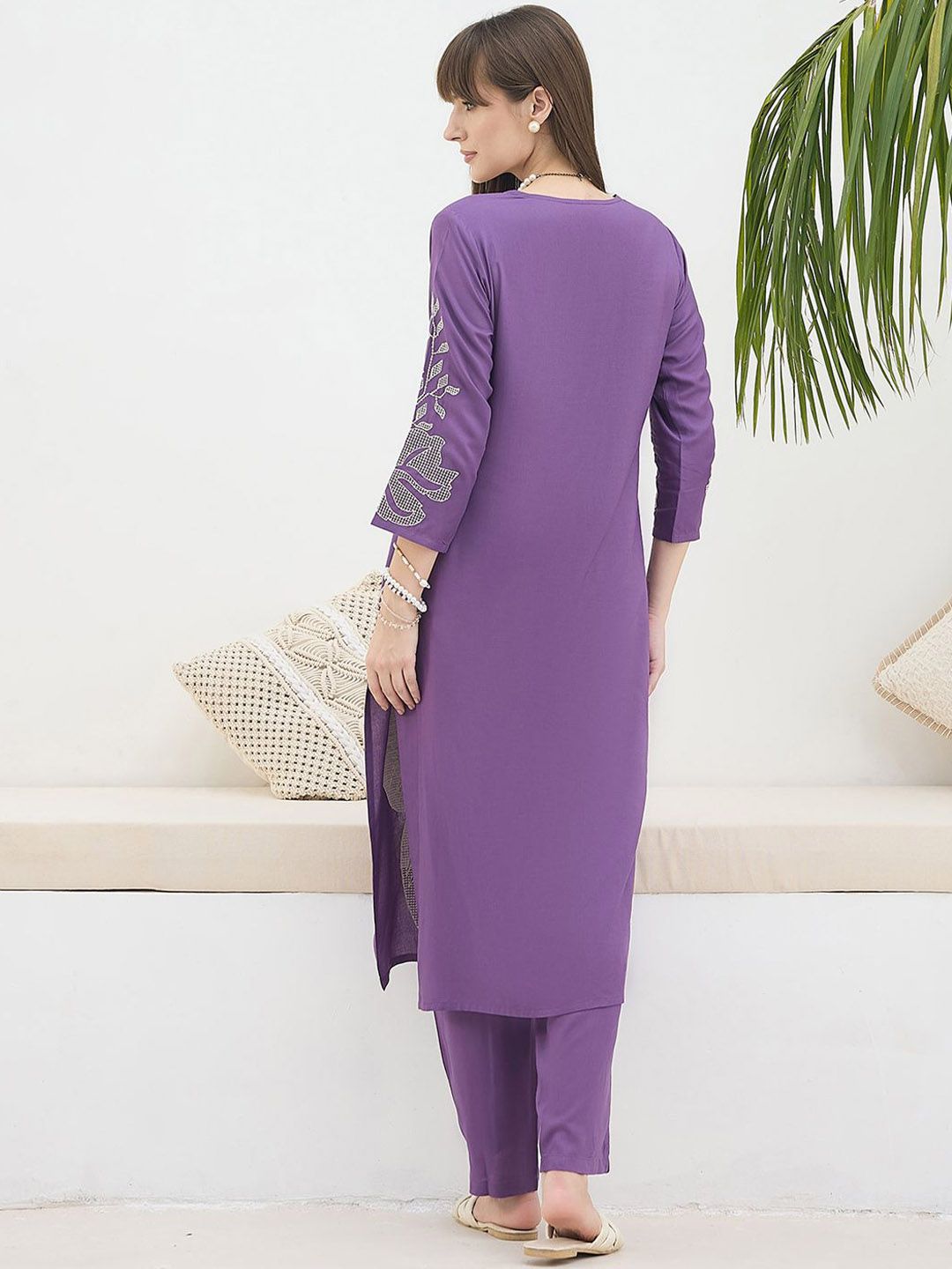 Women Floral Printed Regular Kurta with Trousers