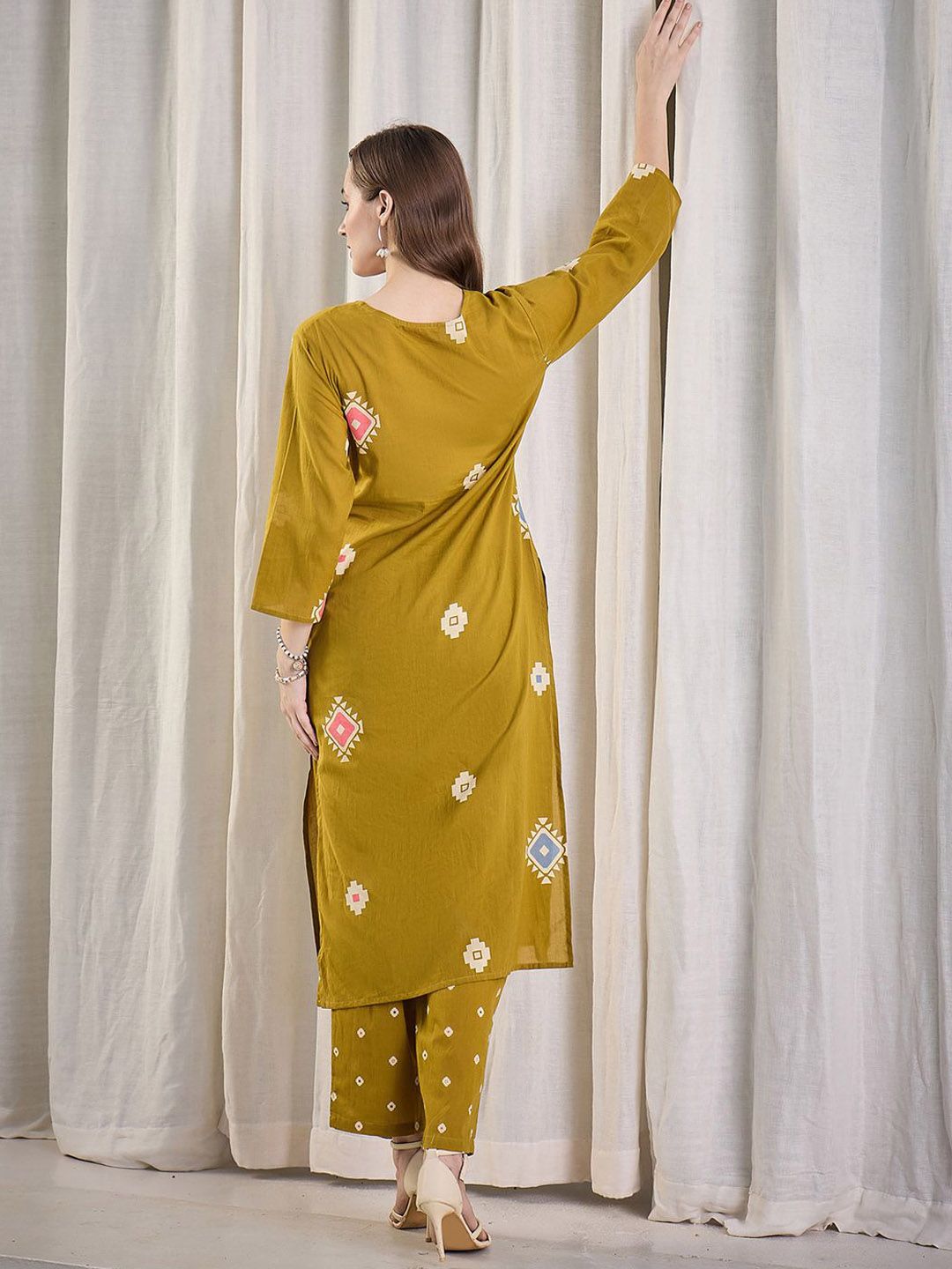 Dhiyona IE Ethnic Motifs Printed Pure Cotton V-Neck Top With Trousers