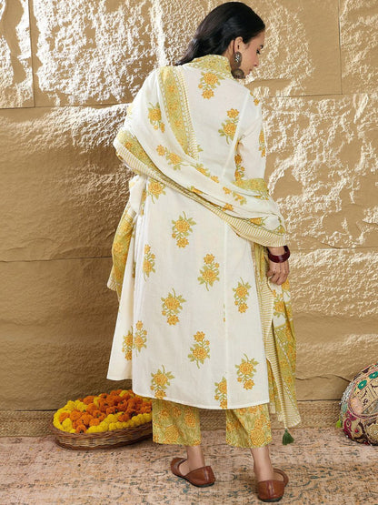 Dhiyona IE Women Floral Printed Pleated Pure Cotton Kurta with Trousers & Dupatta