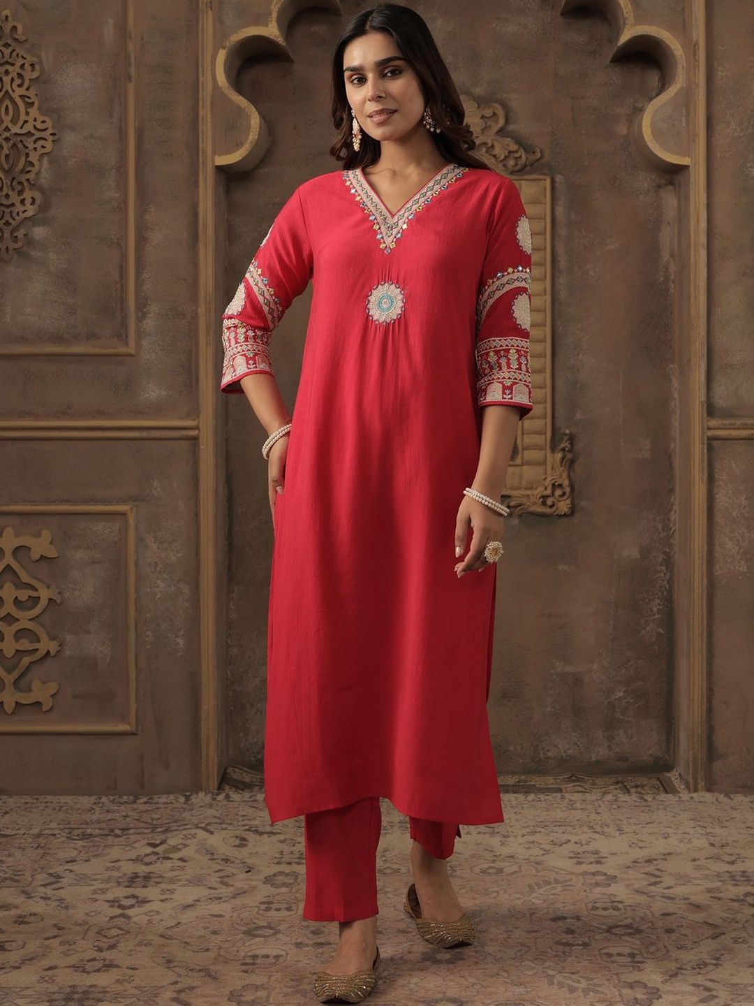 Floral Embroidered V-Neck Thread Work Straight Kurta With Trousers