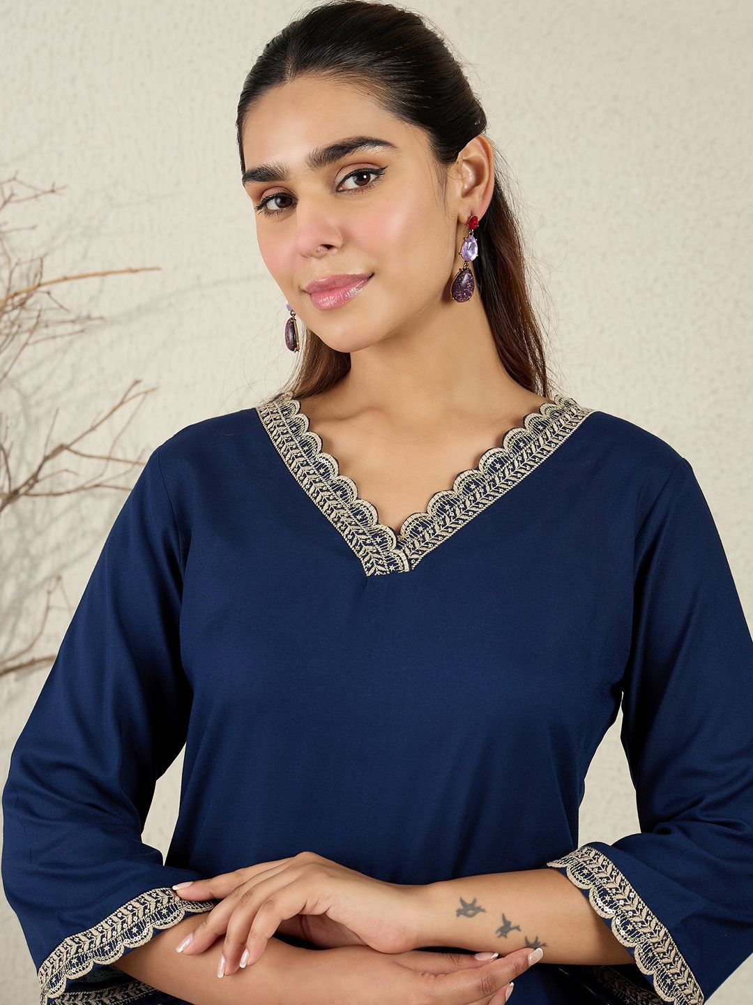 Women Ethnic Motifs Embroidered V-Neck Regular Sequinned Kurta with Trousers