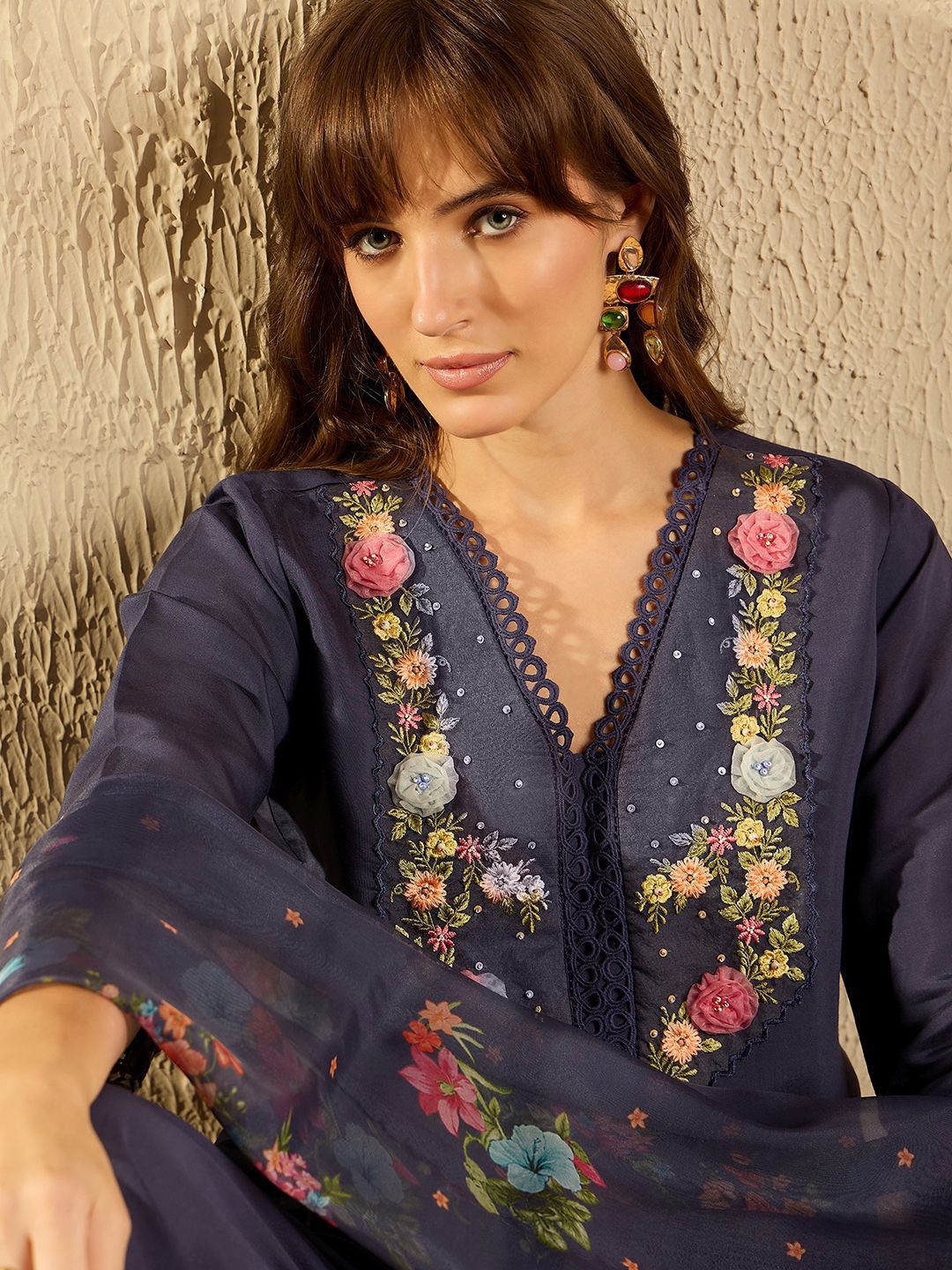 Dhiyona IE Women Floral Embroidered Regular Thread Work Kurta with Trousers & With Dupatta