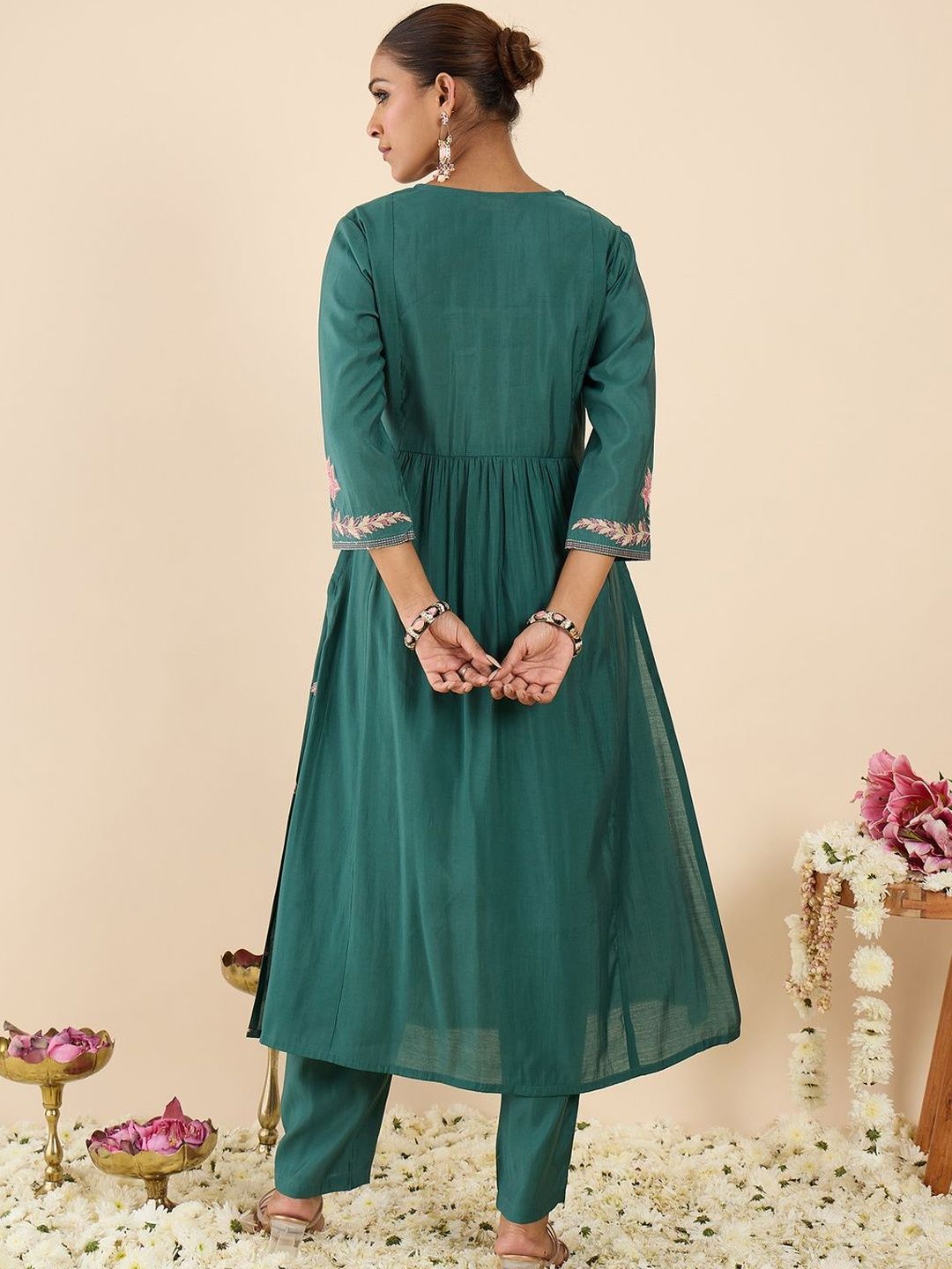 Dhiyona IE Embroidered Round Neck Three-Quarter Sleeves Tunic And Trousers