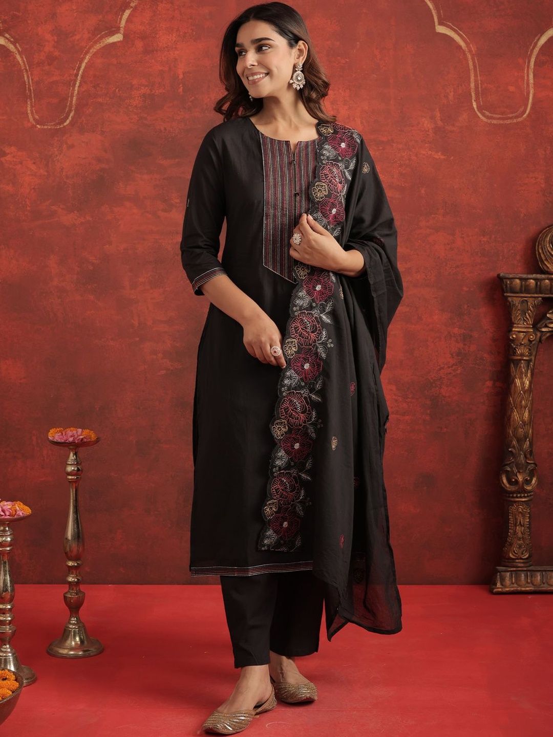 Embroidered Round Neck Thread Work Pure Cotton Kurta With Trousers & Dupatta