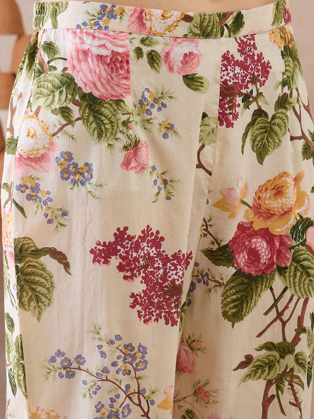 Women Floral Printed Regular Pure Cotton Kurta with Trousers