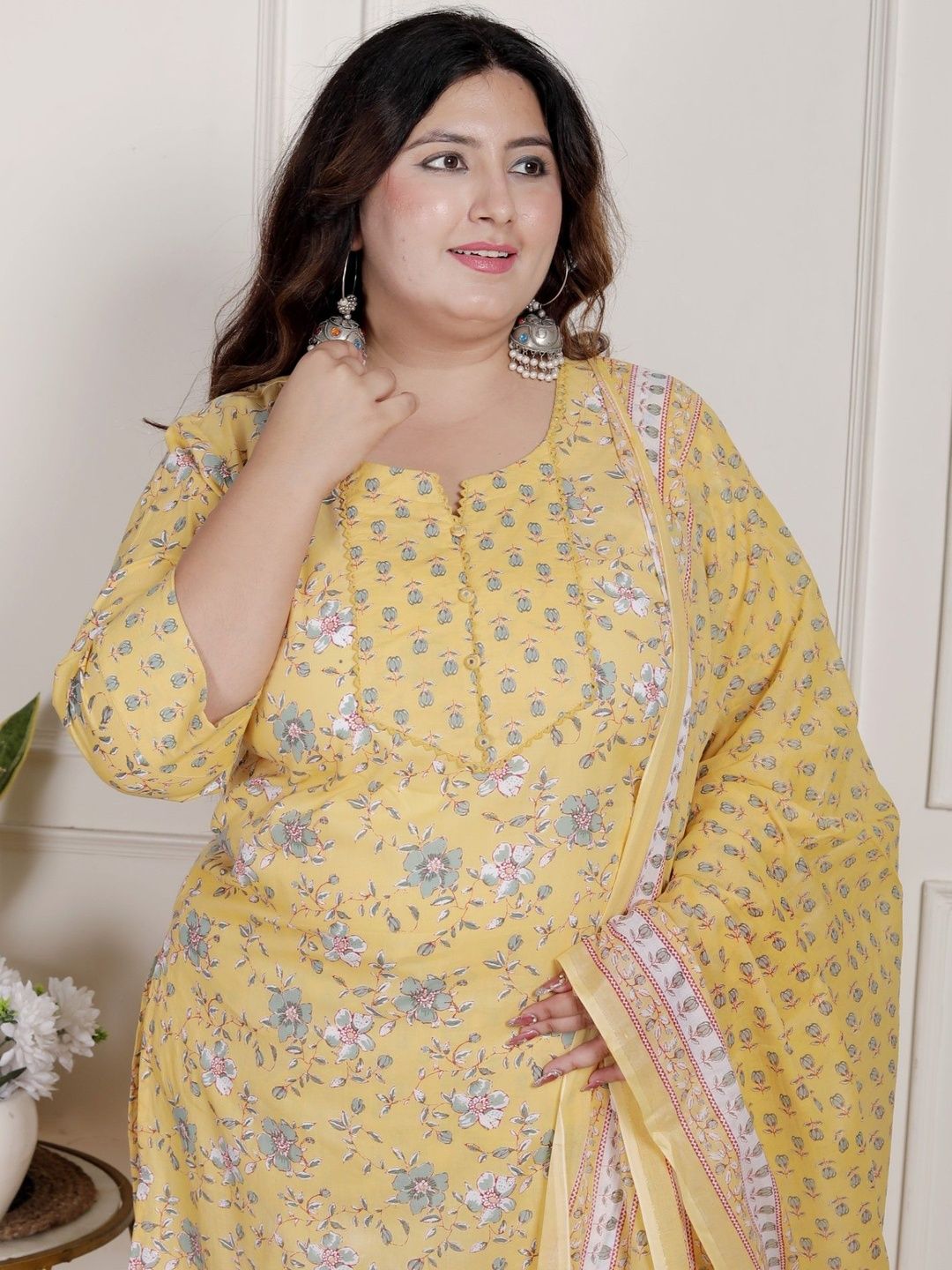 Dhiyona KL Women Floral Printed Pure Cotton Kurta with Trousers & Dupatta