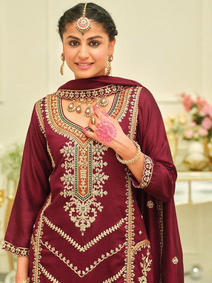 Ethnic Motifs Embroidered Zari Kurta with Trousers & With Dupatta