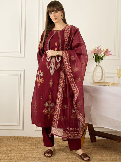 Floral Embroidered Round Neck Regular Straight Kurta With Trousers & Dupatta