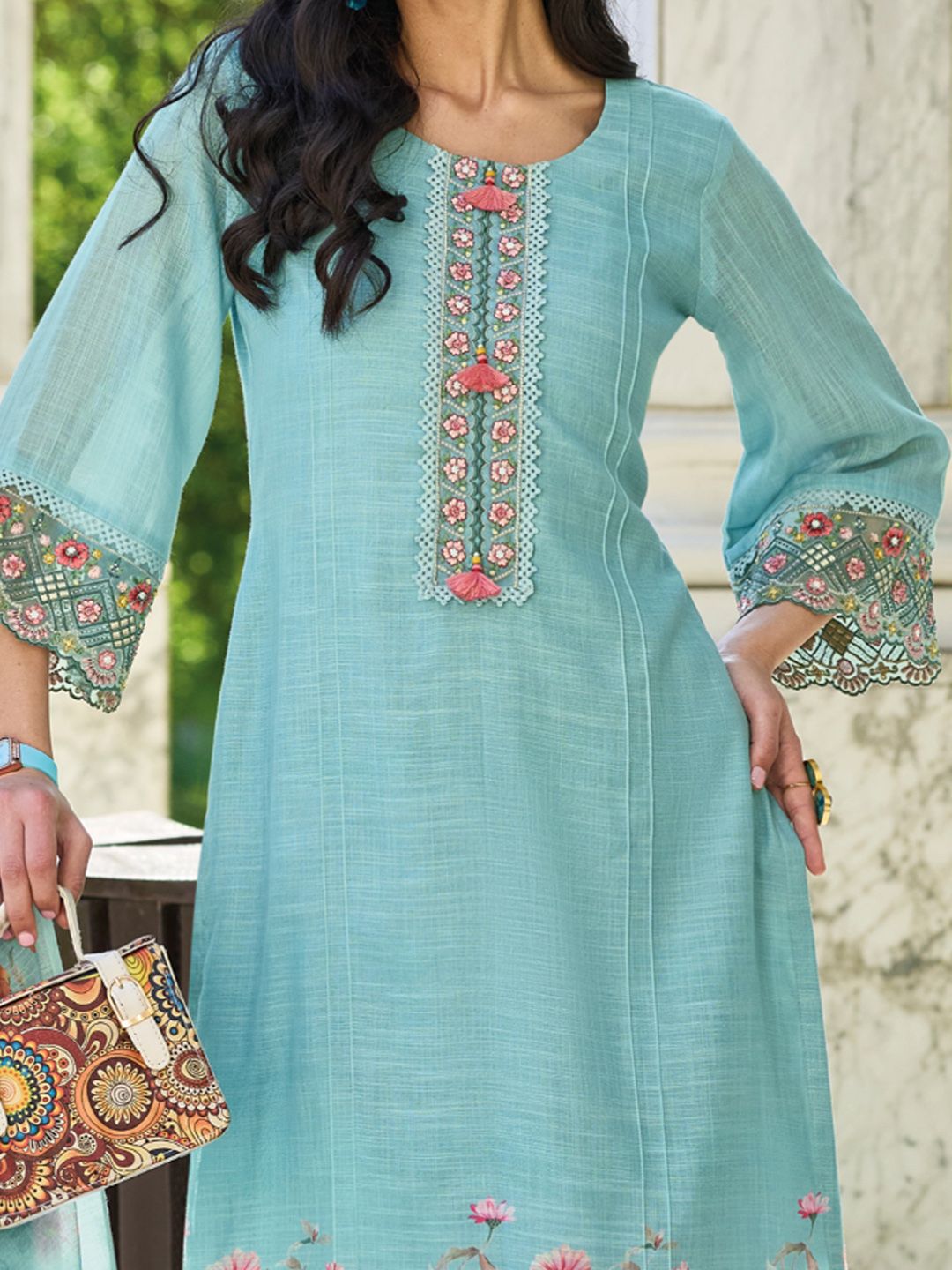 Dhiyona IE Women Floral Yoke Design Regular Thread Work Linen Kurta with Trousers & With Dupatta